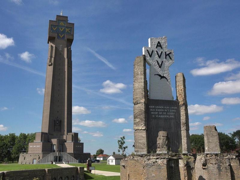 De Toren: Vlaams Fascisme van de Kleine Oorlog tot Vivaldi